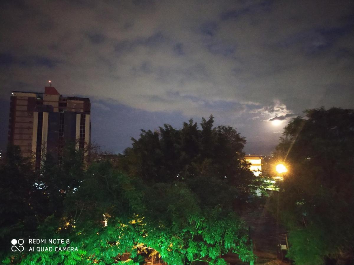 Amplio Y Comodo Apartamento Con Bella Vista En Pleno Centro Ciudad del Este Exterior foto