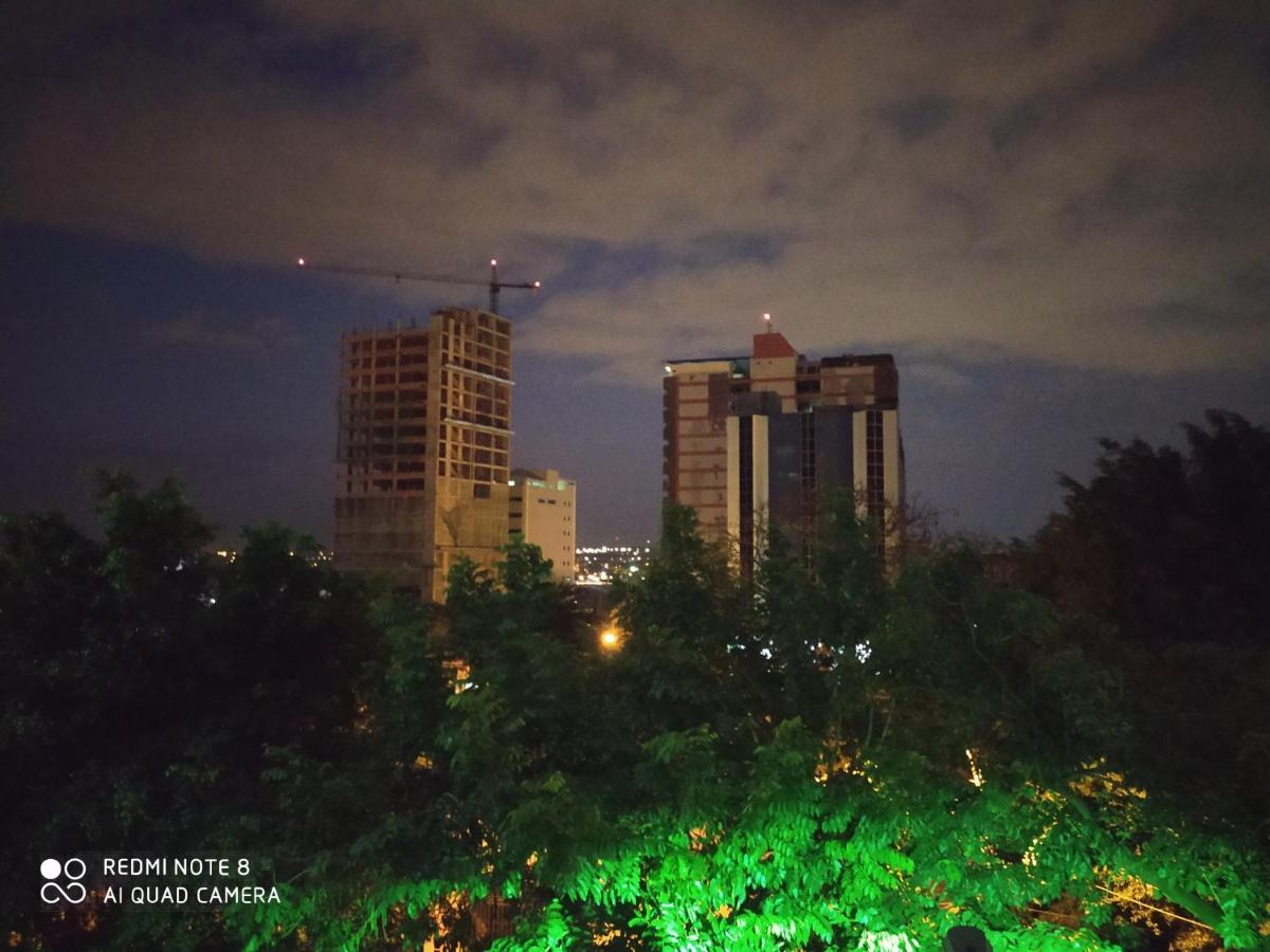 Amplio Y Comodo Apartamento Con Bella Vista En Pleno Centro Ciudad del Este Exterior foto