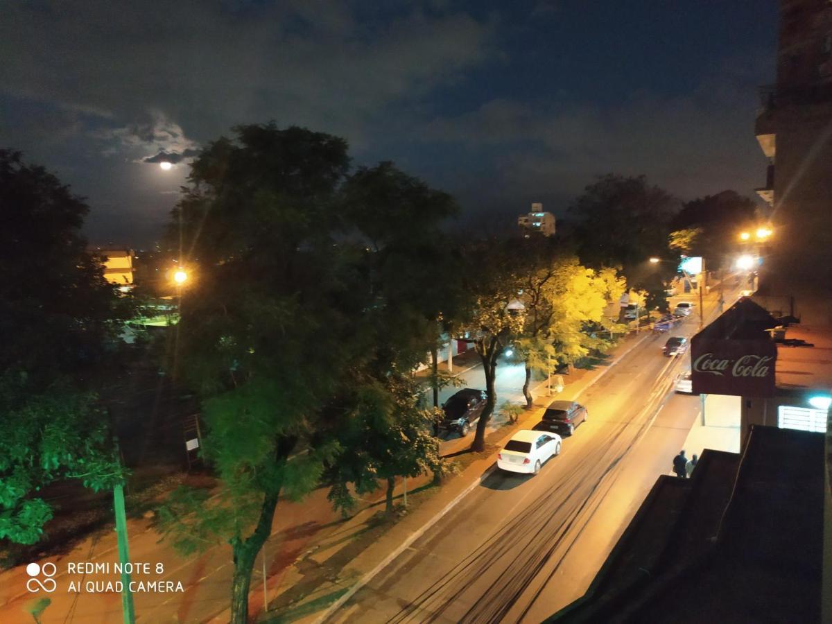 Amplio Y Comodo Apartamento Con Bella Vista En Pleno Centro Ciudad del Este Exterior foto