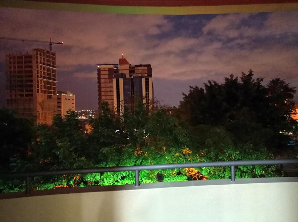 Amplio Y Comodo Apartamento Con Bella Vista En Pleno Centro Ciudad del Este Exterior foto